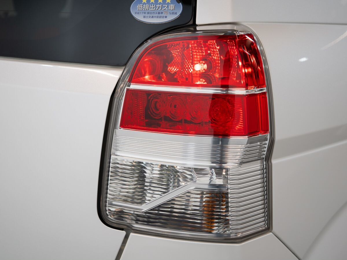 Toyota Spade 2012 - фото автомобиля