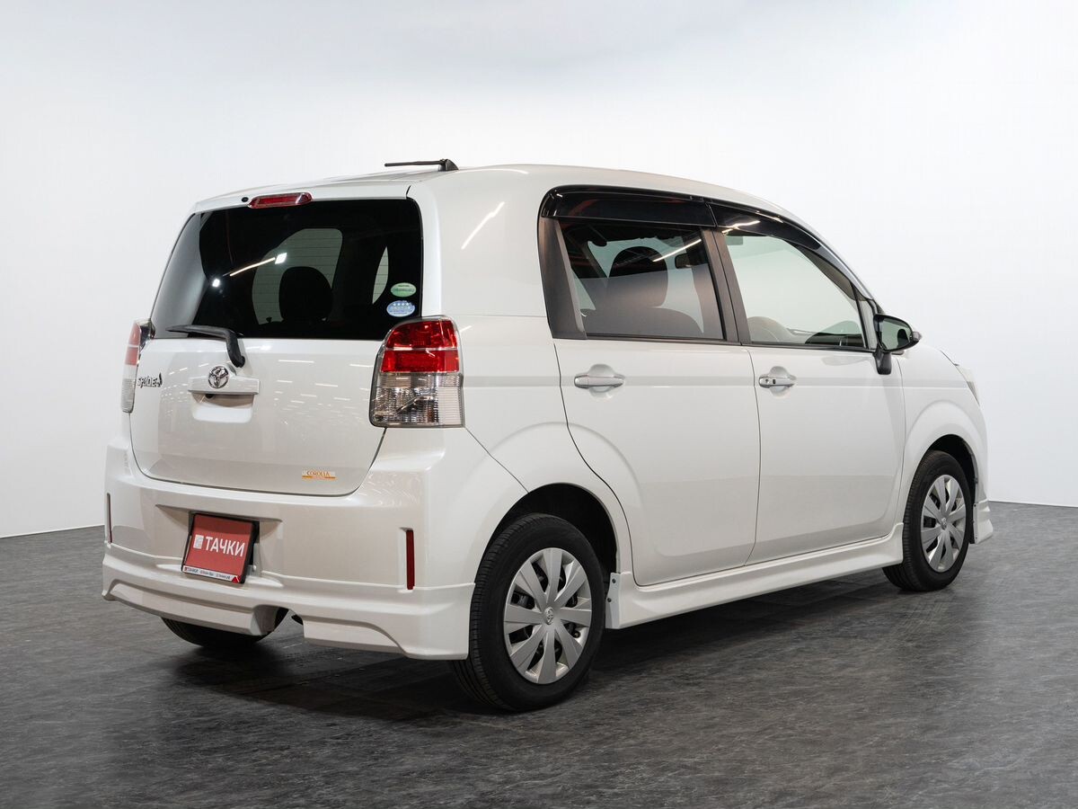Toyota Spade 2012 - фото автомобиля
