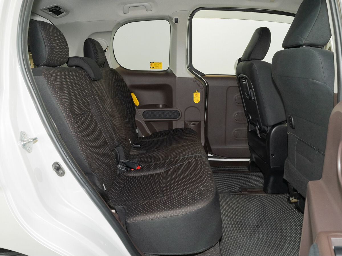 Toyota Spade 2012 - фото автомобиля