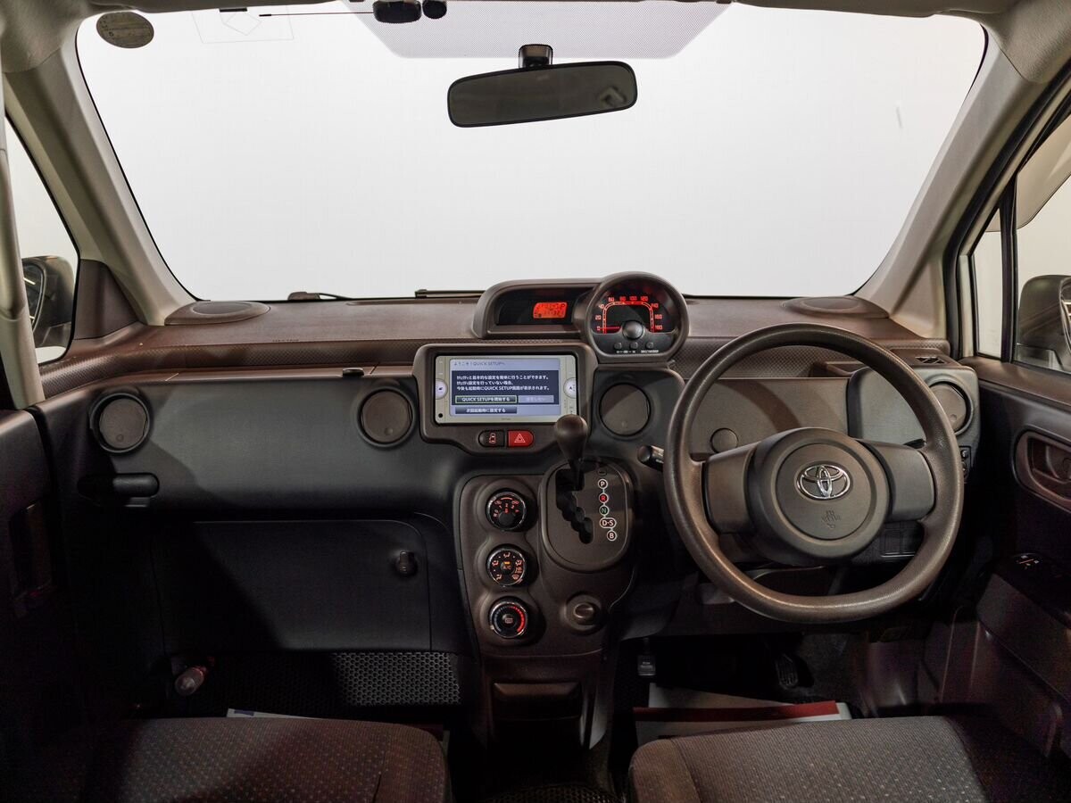 Toyota Spade 2012 - фото автомобиля