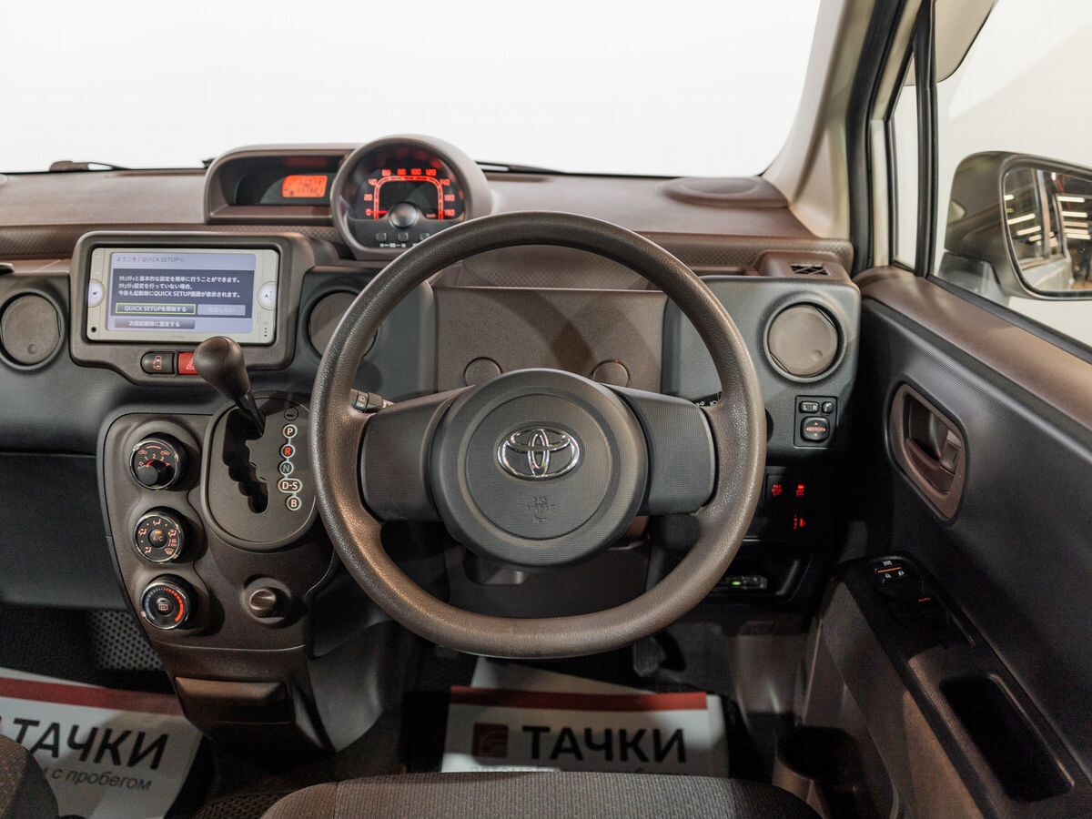Toyota Spade 2012 - фото автомобиля