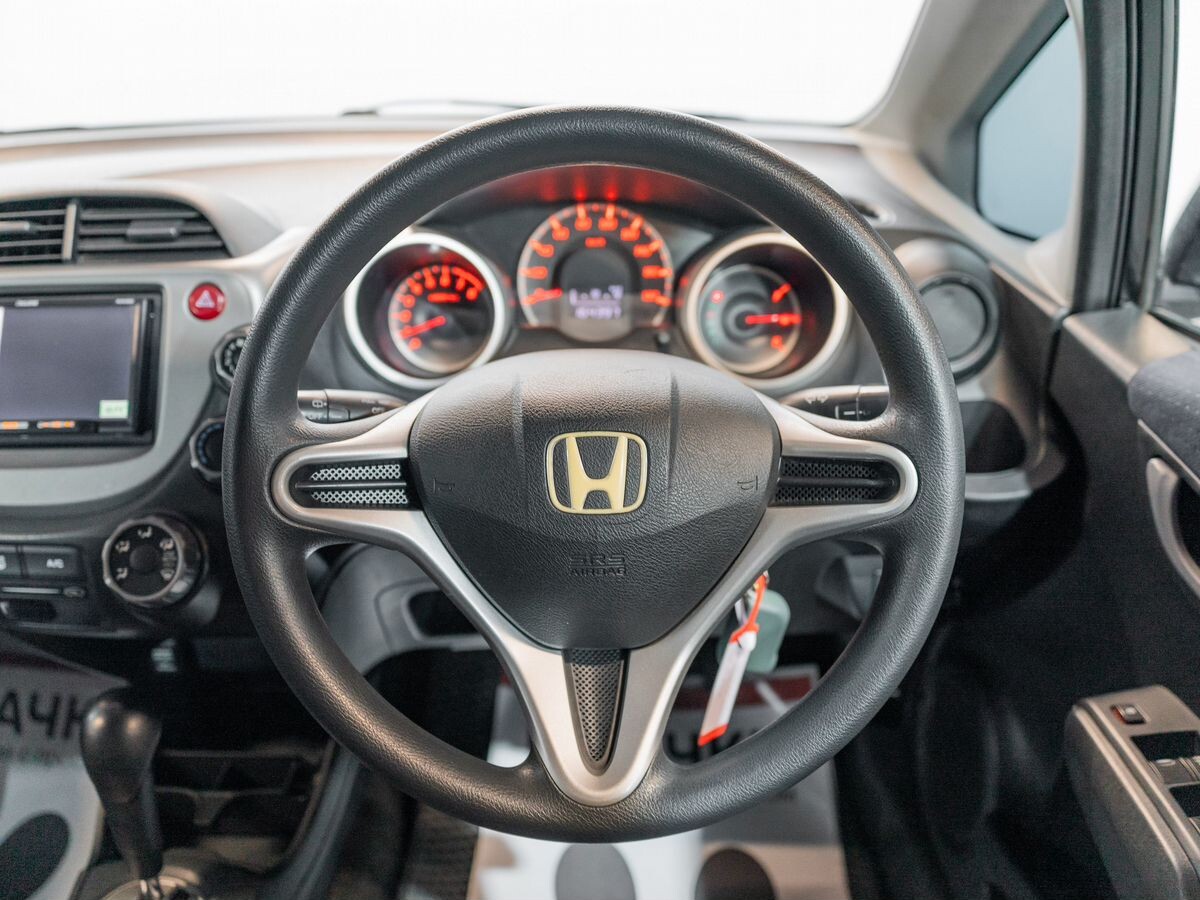 Honda Fit 2010 - фото автомобиля