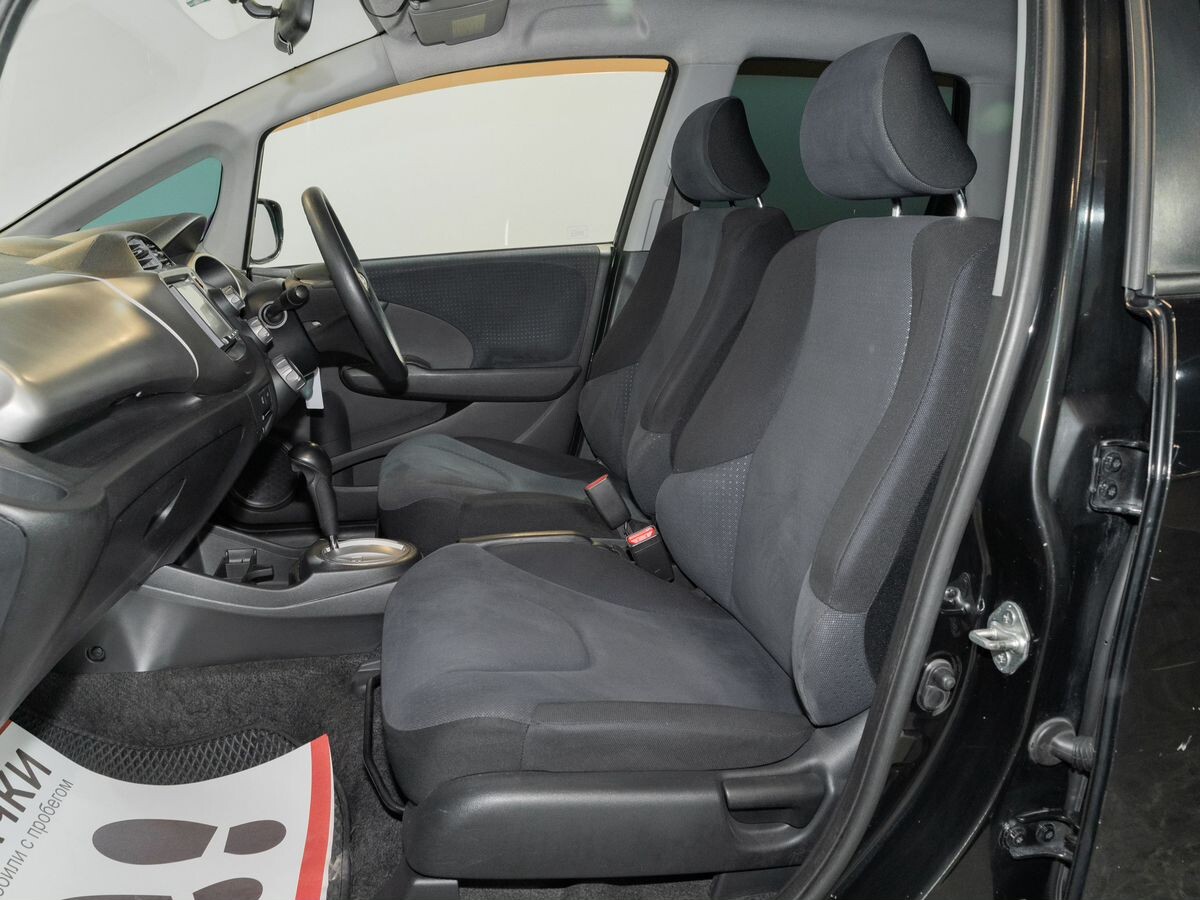 Honda Fit 2010 - фото автомобиля