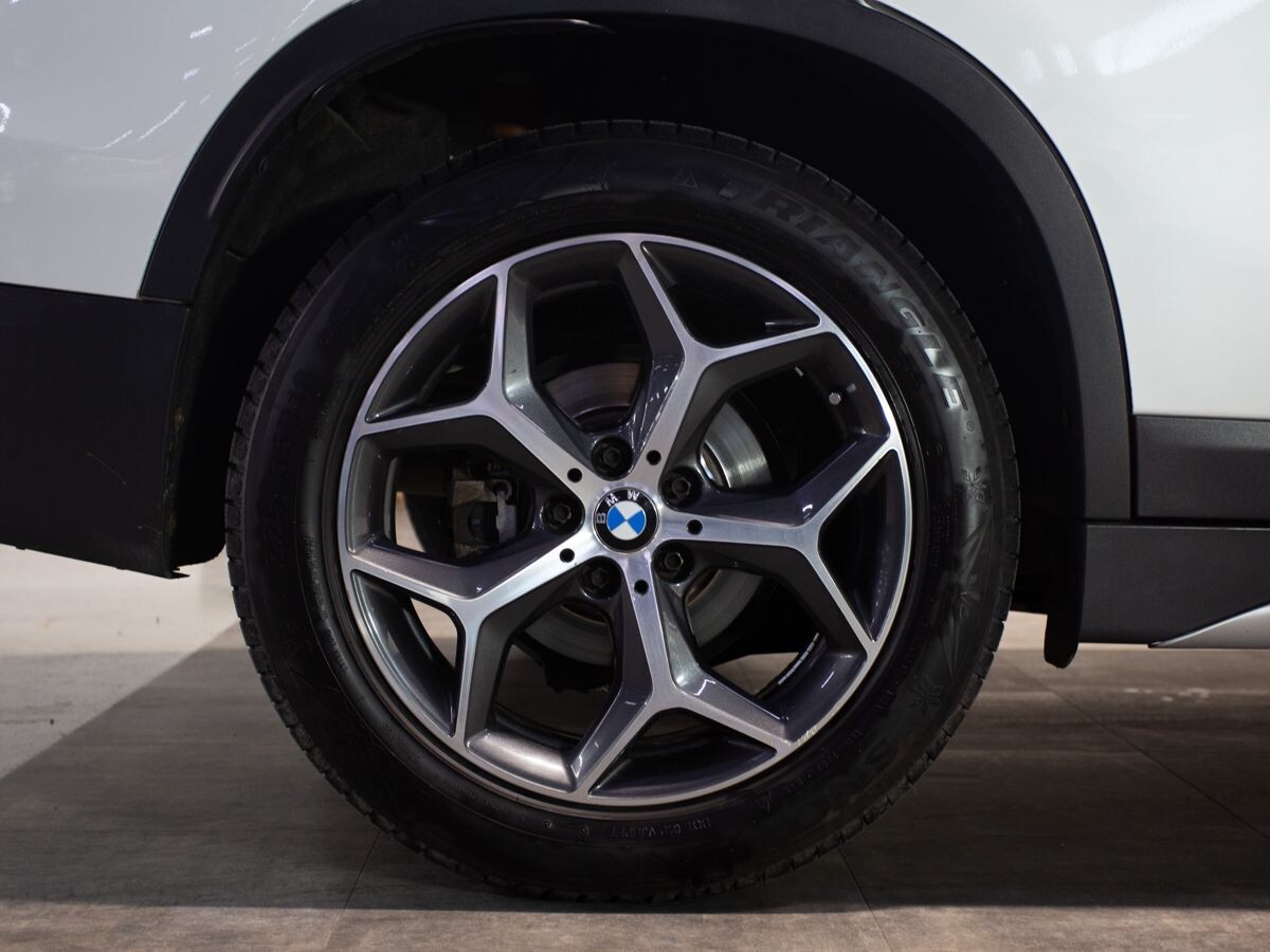 BMW X1 2016 - фото автомобиля