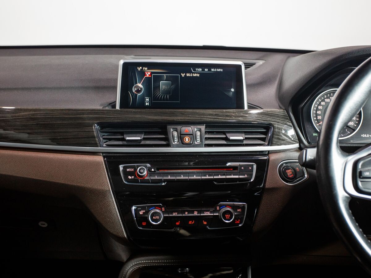 BMW X1 2016 - фото автомобиля