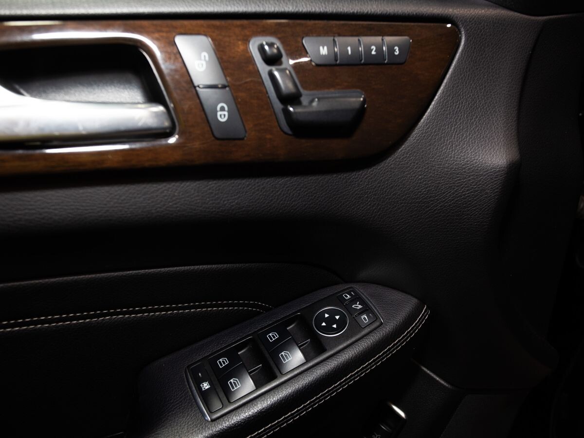 Mercedes-Benz M-Класс 2014 - фото автомобиля