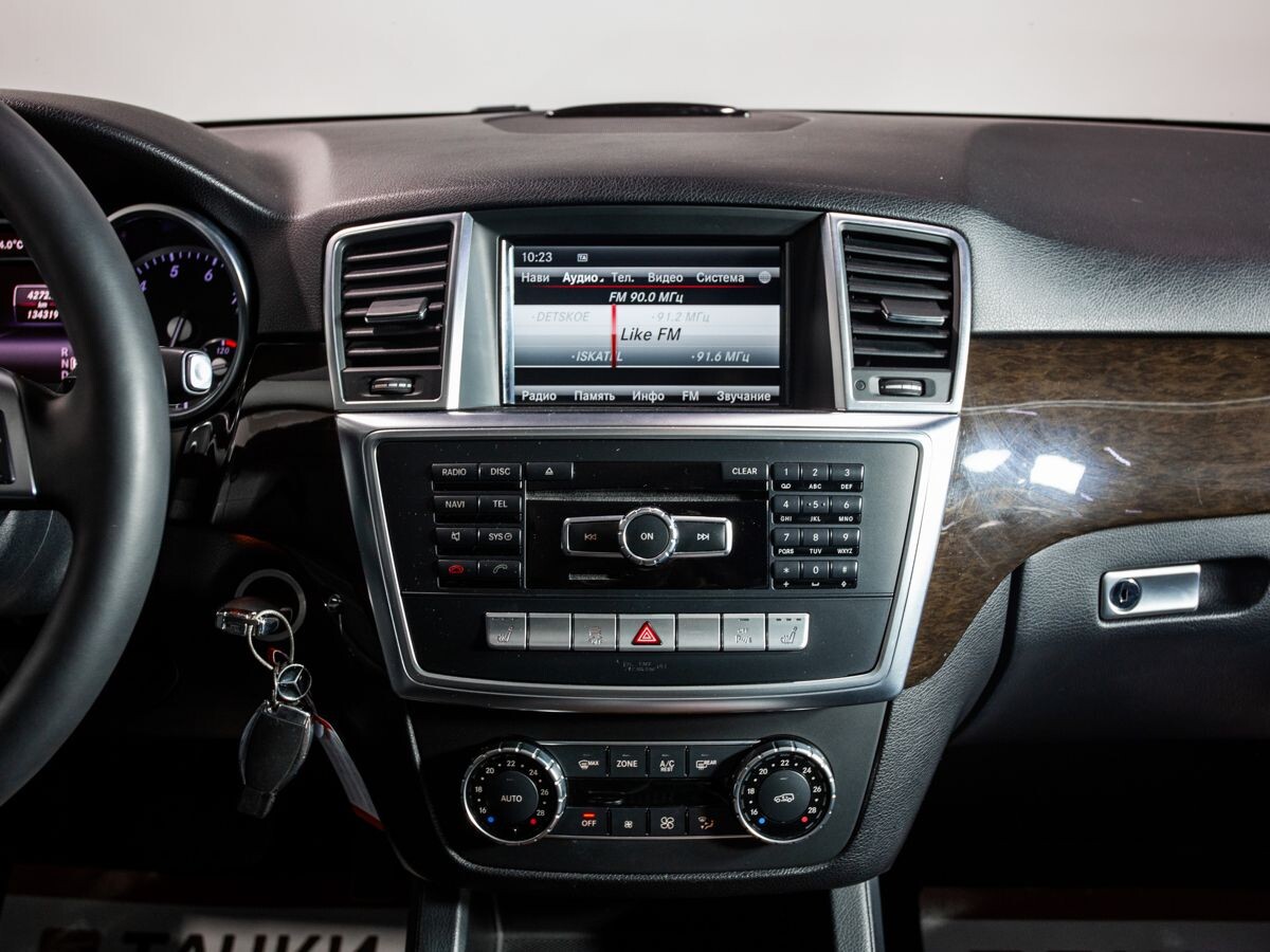 Mercedes-Benz M-Класс 2014 - фото автомобиля