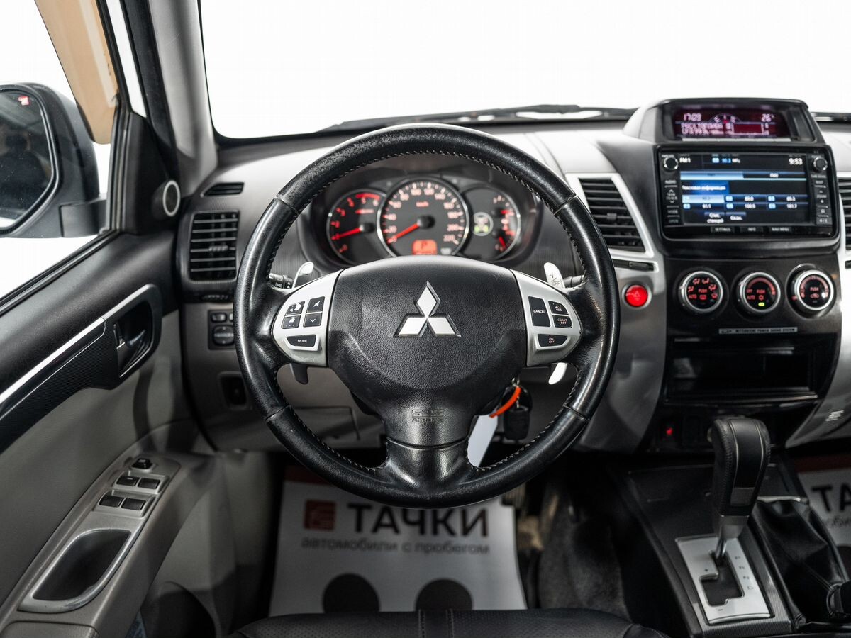 Mitsubishi Pajero Sport 2014 - фото автомобиля