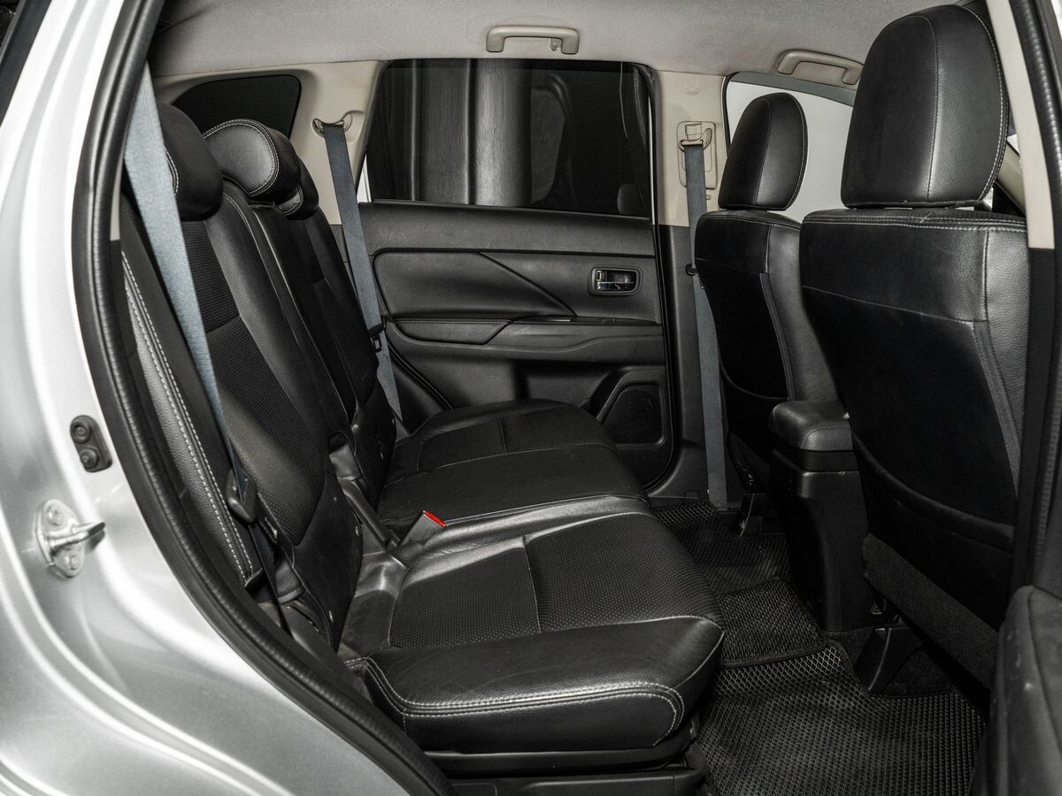 Mitsubishi Outlander 2015 - фото автомобиля