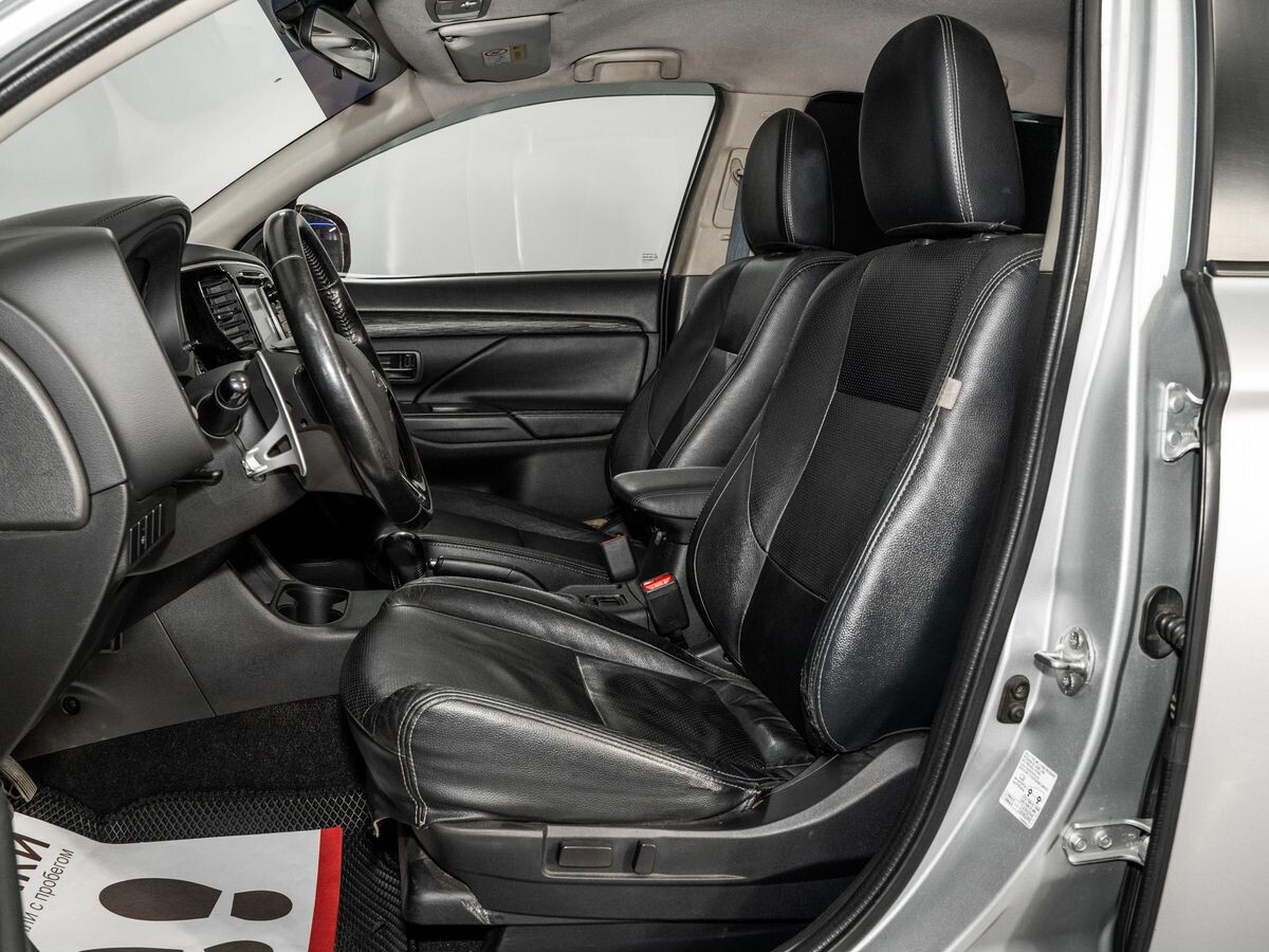 Mitsubishi Outlander 2015 - фото автомобиля