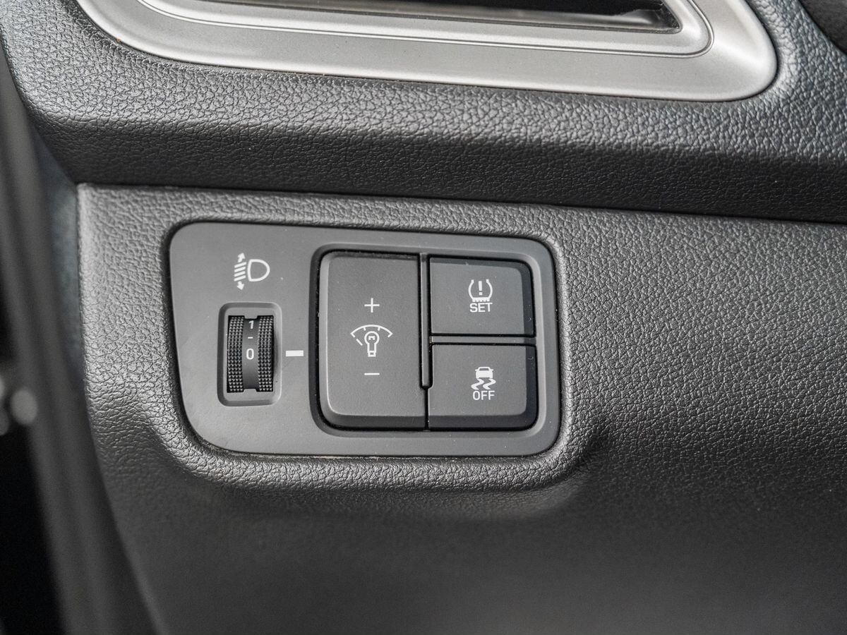 Solaris HS 2024 - фото автомобиля