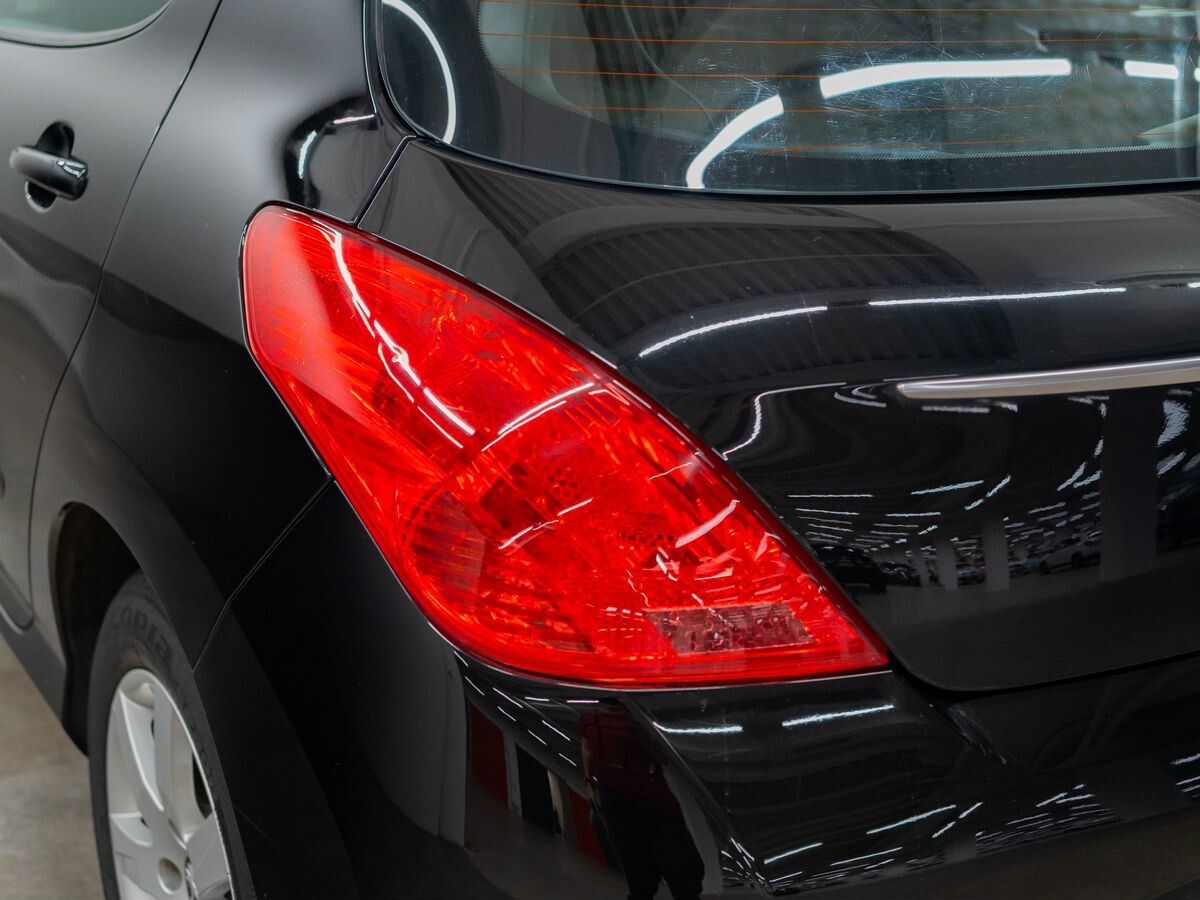 Peugeot 308 2012 - фото автомобиля