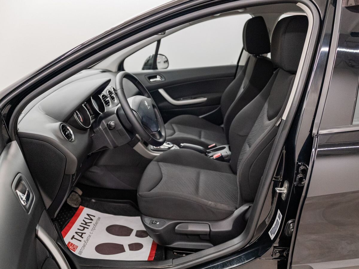 Peugeot 308 2012 - фото автомобиля