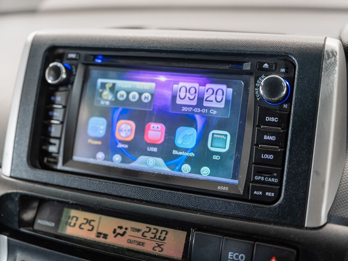 Toyota Wish 2009 - фото автомобиля