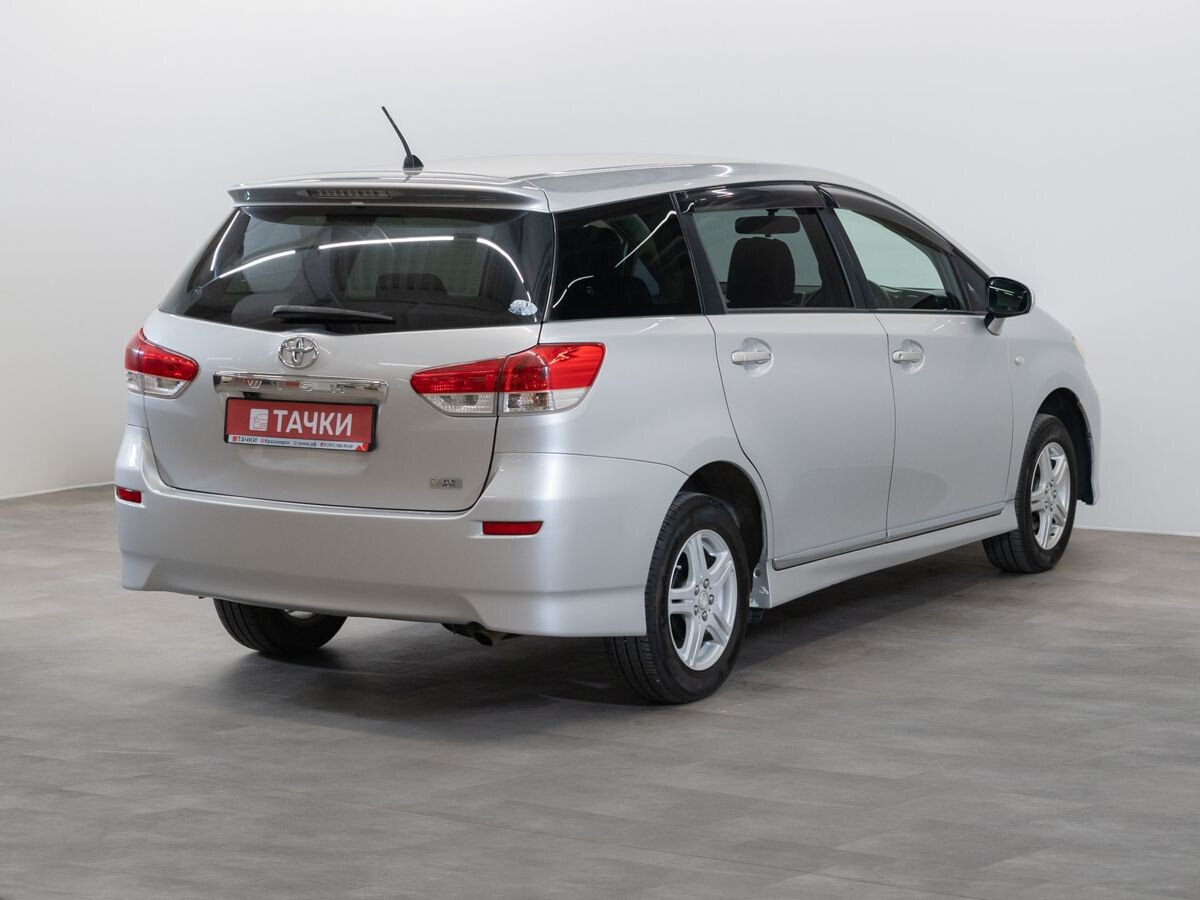 Toyota Wish 2009 - фото автомобиля