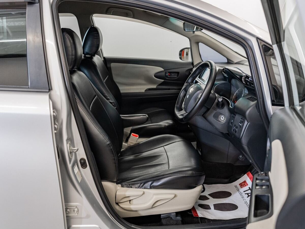 Toyota Wish 2009 - фото автомобиля