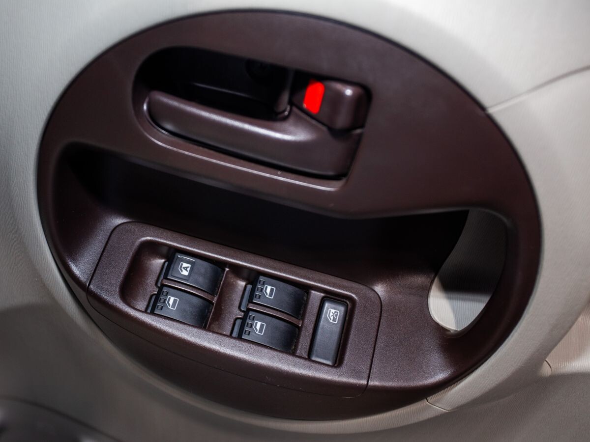 Toyota Passo 2012 - фото автомобиля