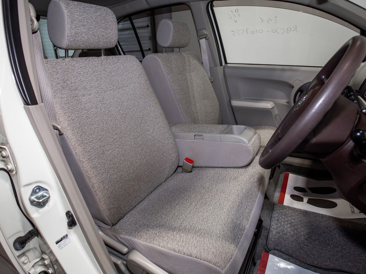 Toyota Passo 2012 - фото автомобиля