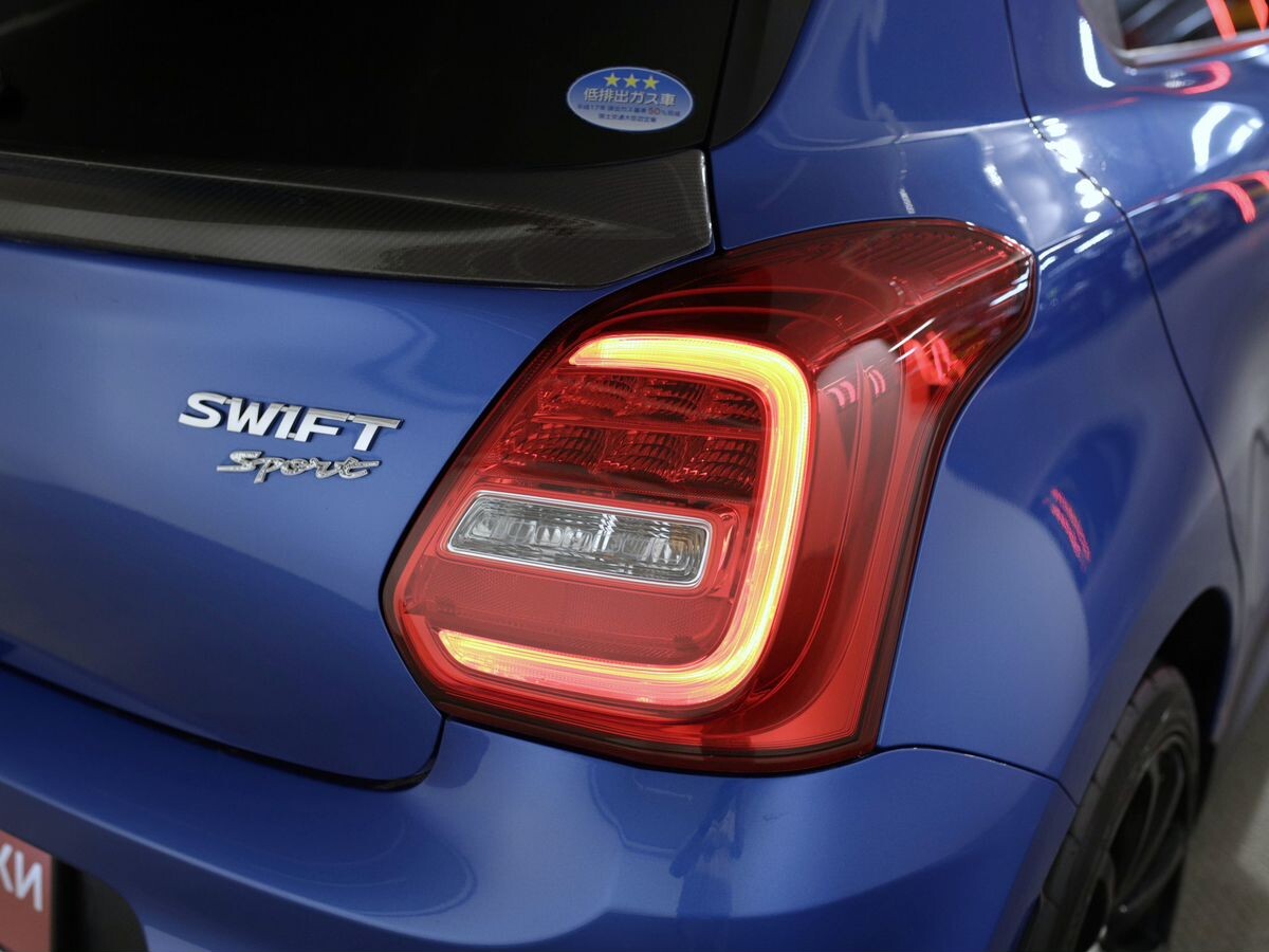 Suzuki Swift 2019 - фото автомобиля