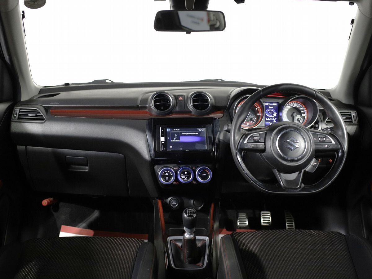 Suzuki Swift 2019 - фото автомобиля