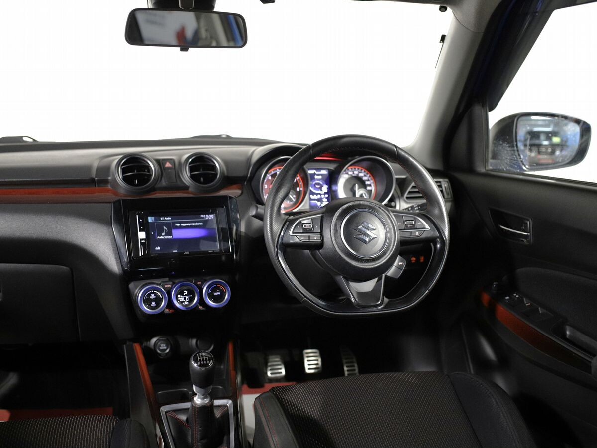 Suzuki Swift 2019 - фото автомобиля