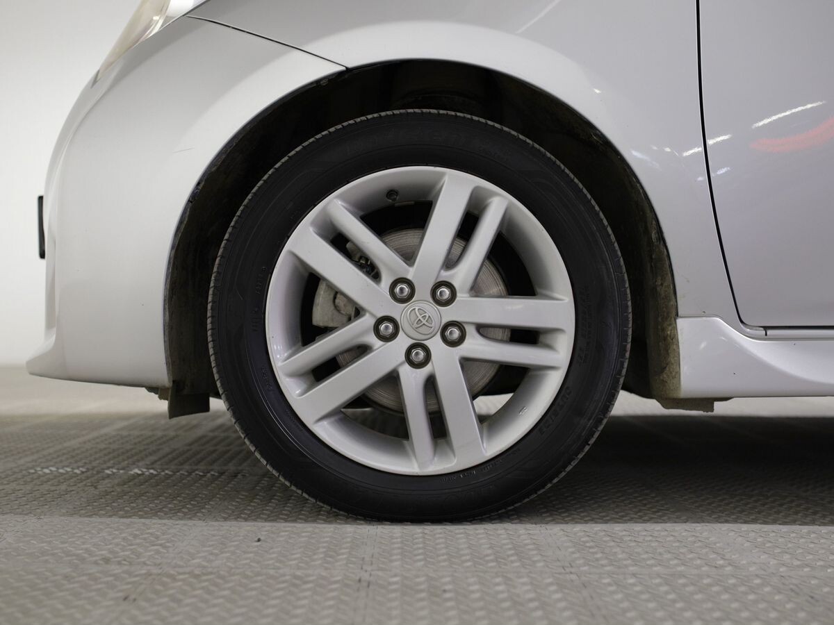 Toyota Ractis 2011 - фото автомобиля