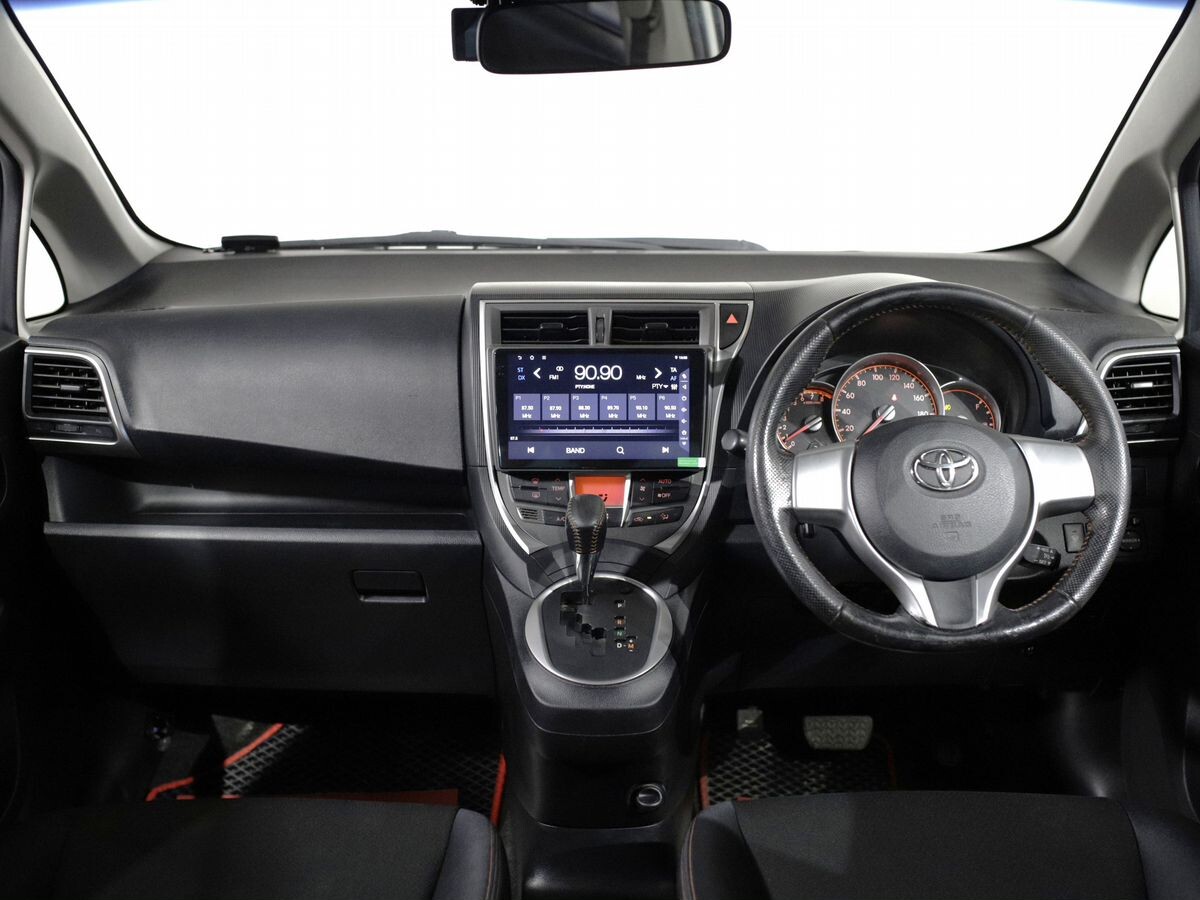 Toyota Ractis 2011 - фото автомобиля