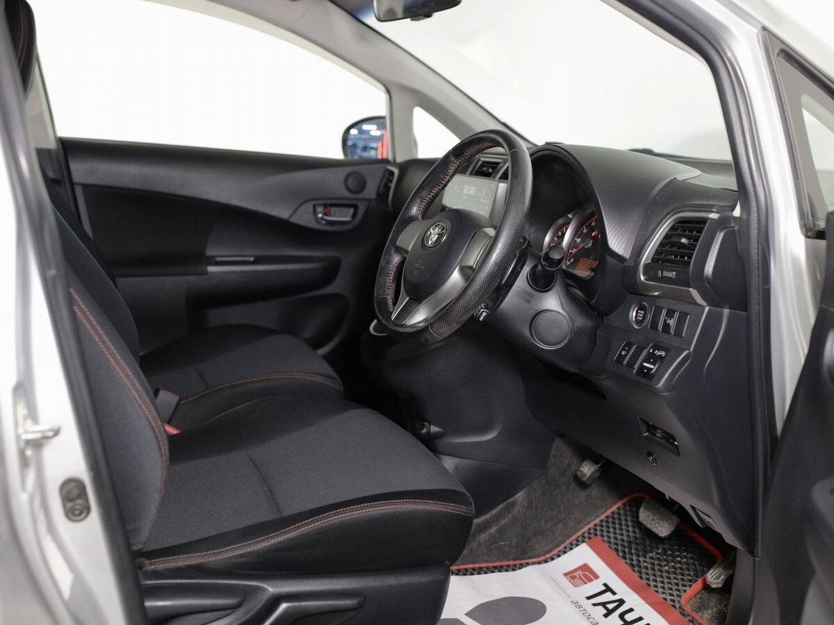 Toyota Ractis 2011 - фото автомобиля