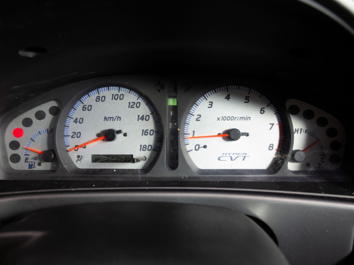 Nissan R'nessa 2000 - фото автомобиля