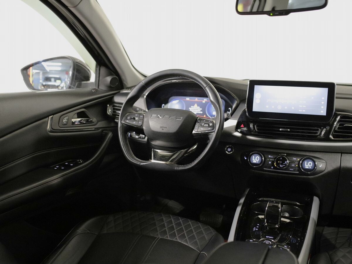 Exeed TXL 2021 - фото автомобиля