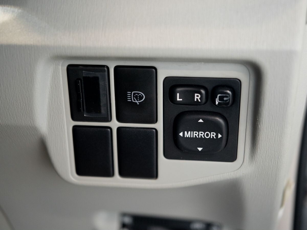 Toyota Prius 2011 - фото автомобиля