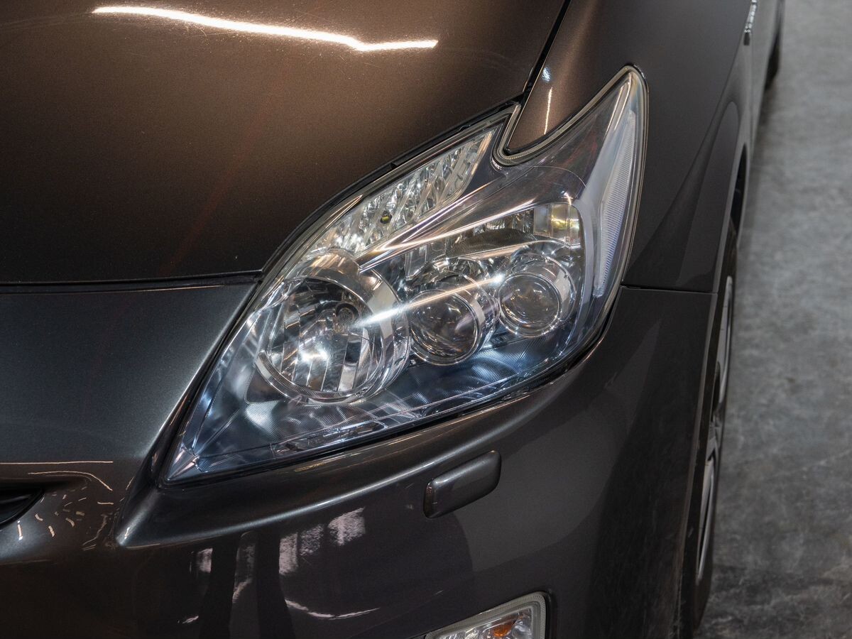 Toyota Prius 2011 - фото автомобиля