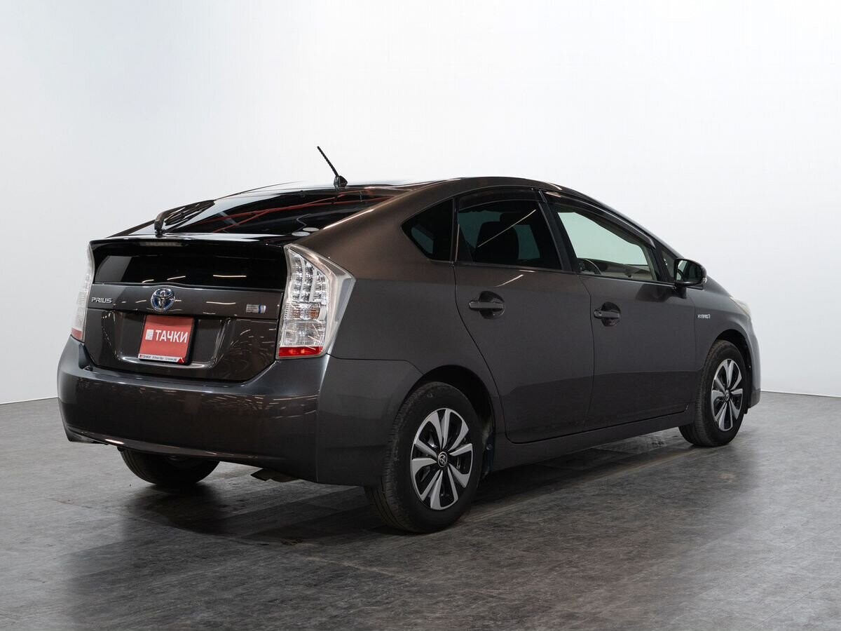 Toyota Prius 2011 - фото автомобиля