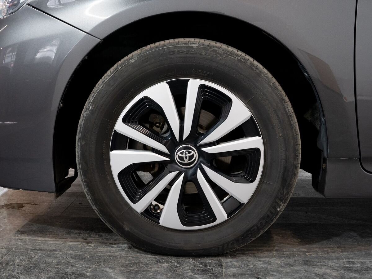 Toyota Prius 2011 - фото автомобиля