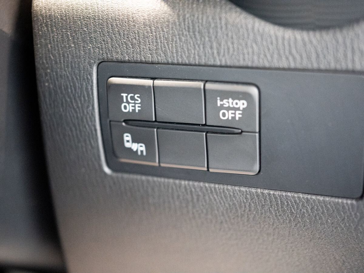 Mazda CX-3 2015 - фото автомобиля