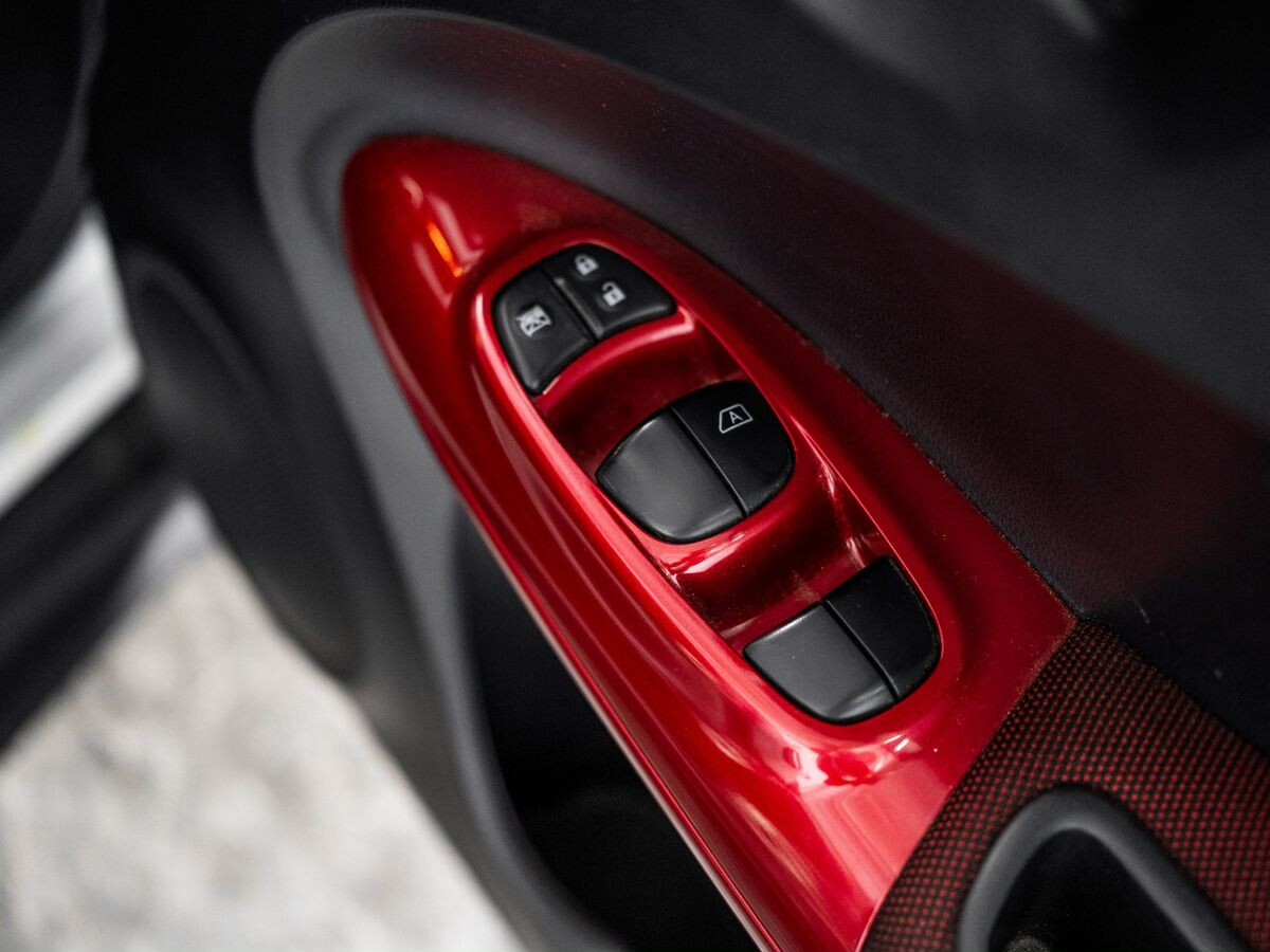 Nissan Juke 2016 - фото автомобиля