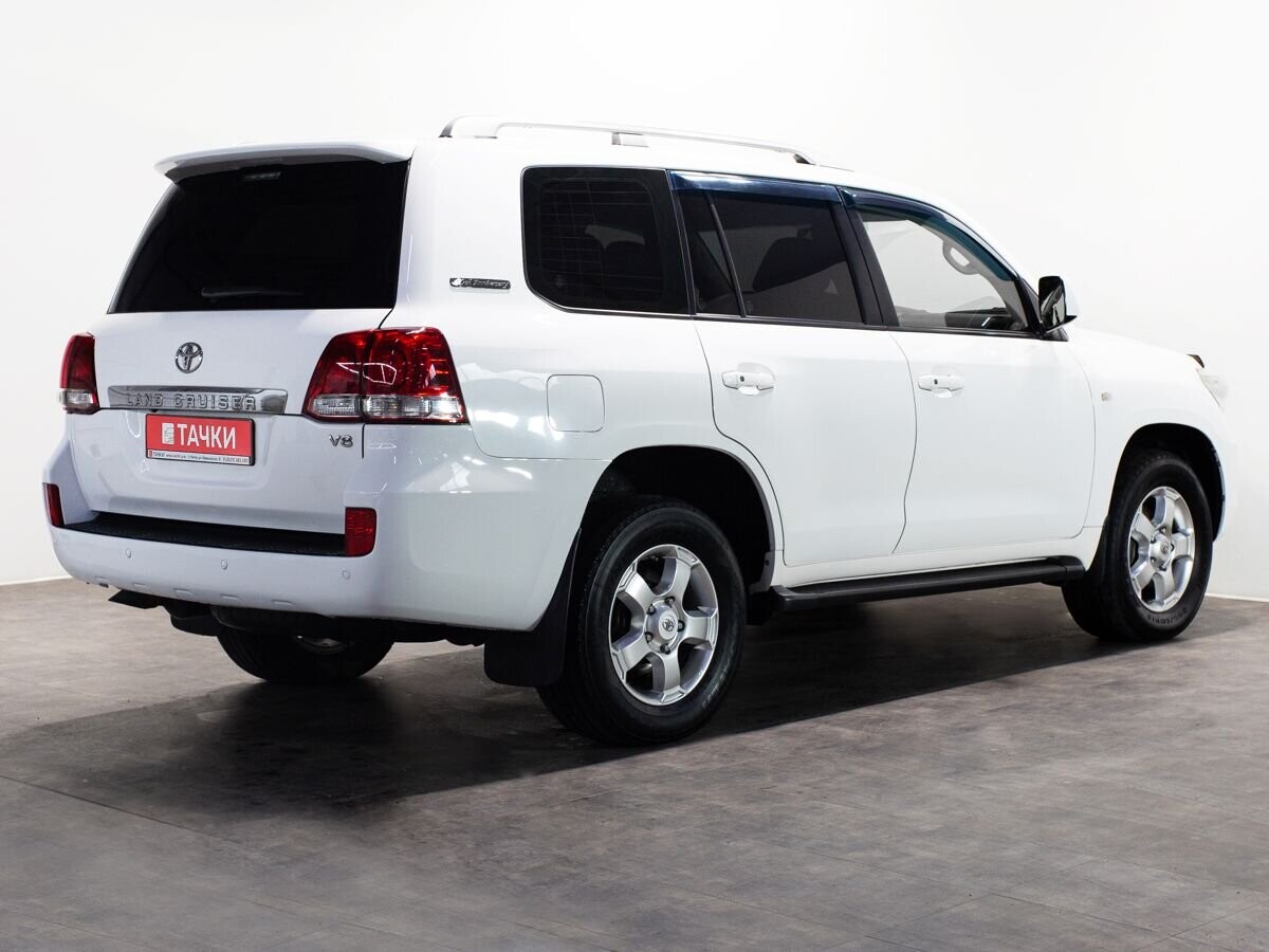 Toyota Land Cruiser 2011 - фото автомобиля
