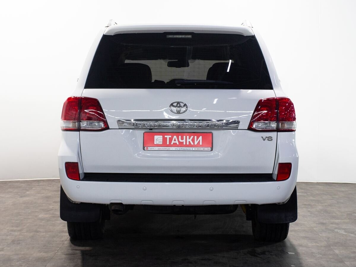 Toyota Land Cruiser 2011 - фото автомобиля