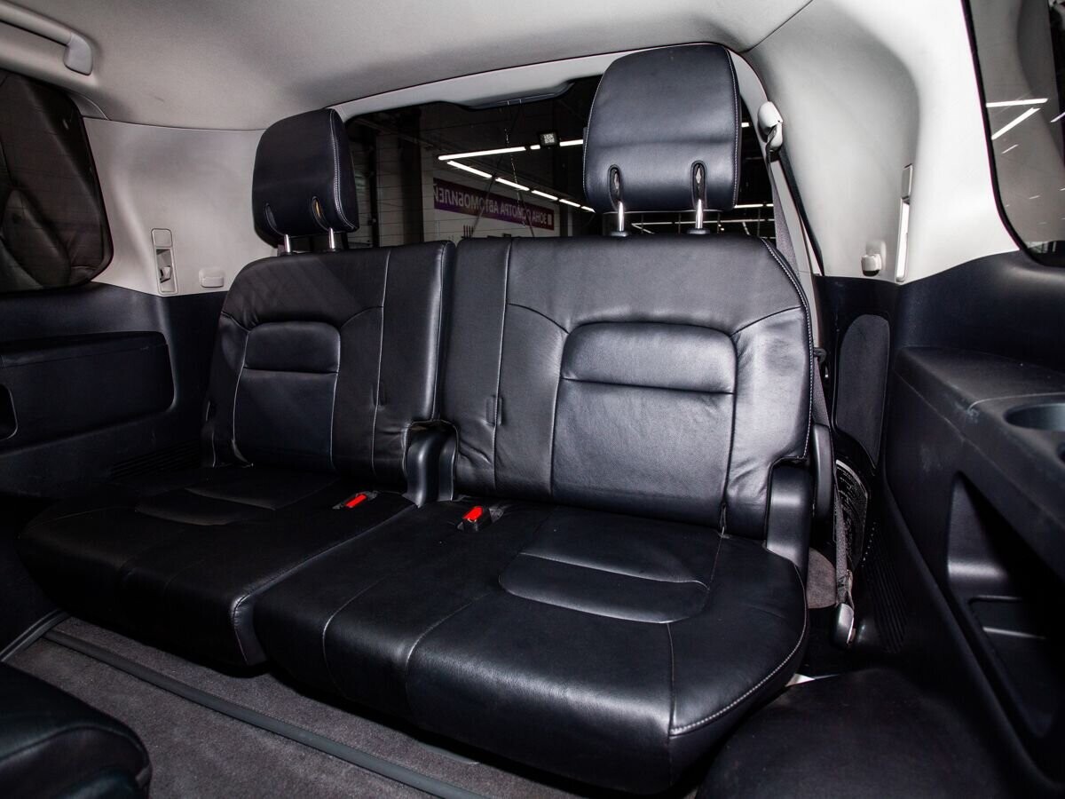 Toyota Land Cruiser 2011 - фото автомобиля