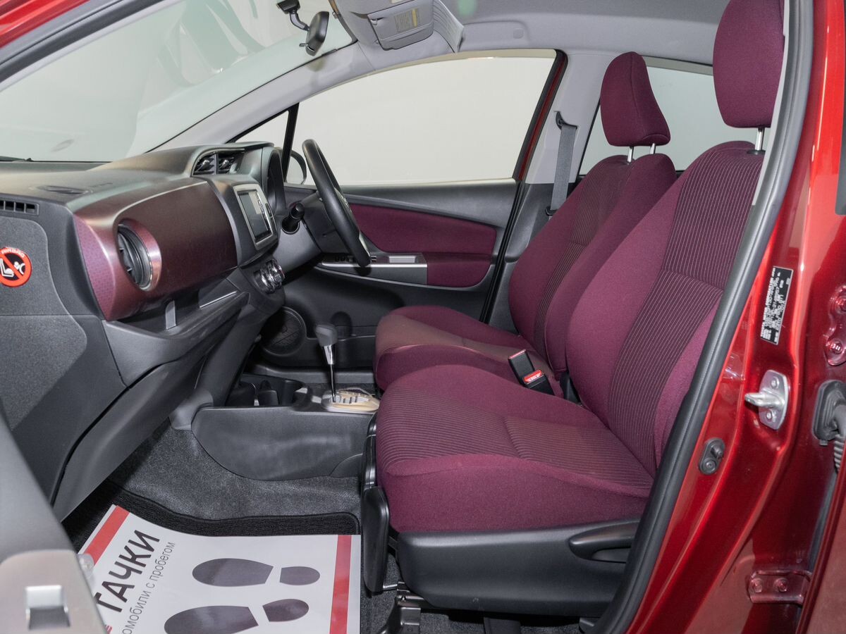 Toyota Vitz 2015 - фото автомобиля