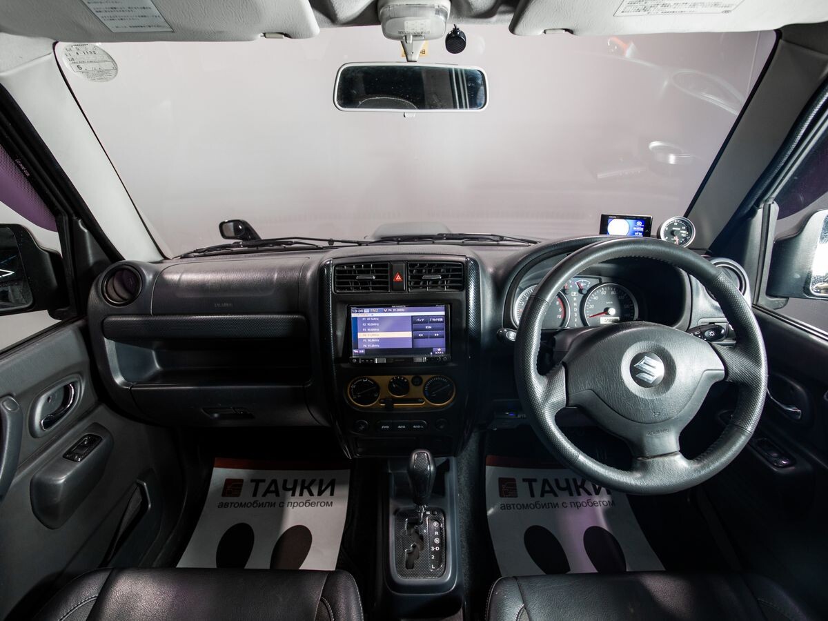 Suzuki Jimny 2010 - фото автомобиля