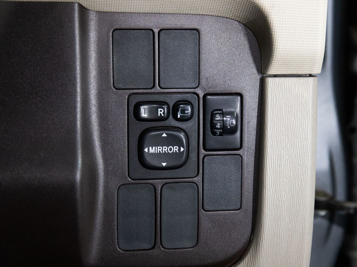 Toyota Passo 2010 - фото автомобиля