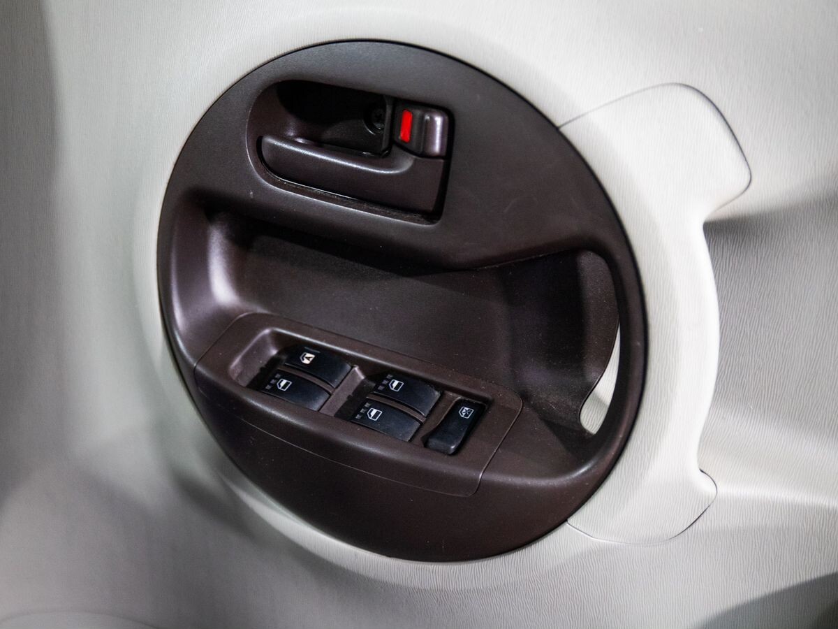 Toyota Passo 2010 - фото автомобиля