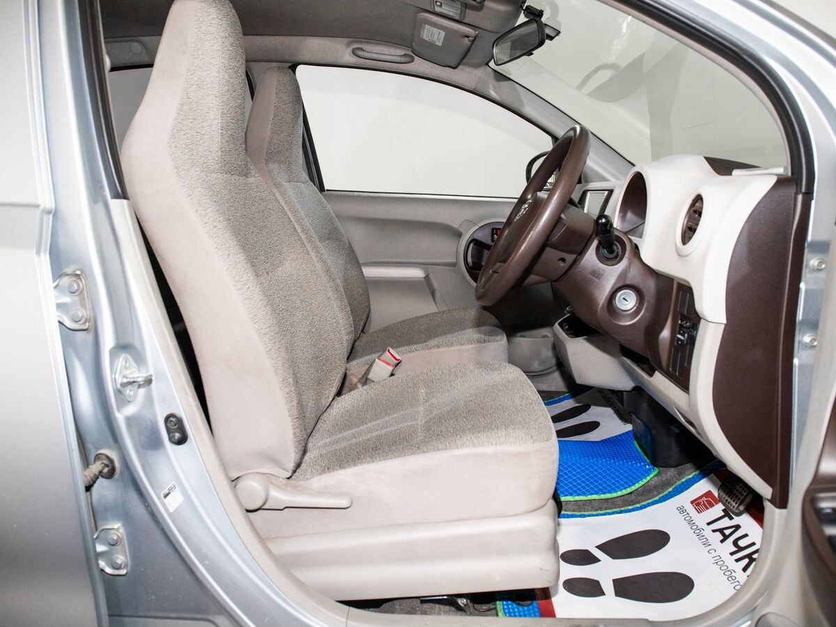 Toyota Passo 2010 - фото автомобиля