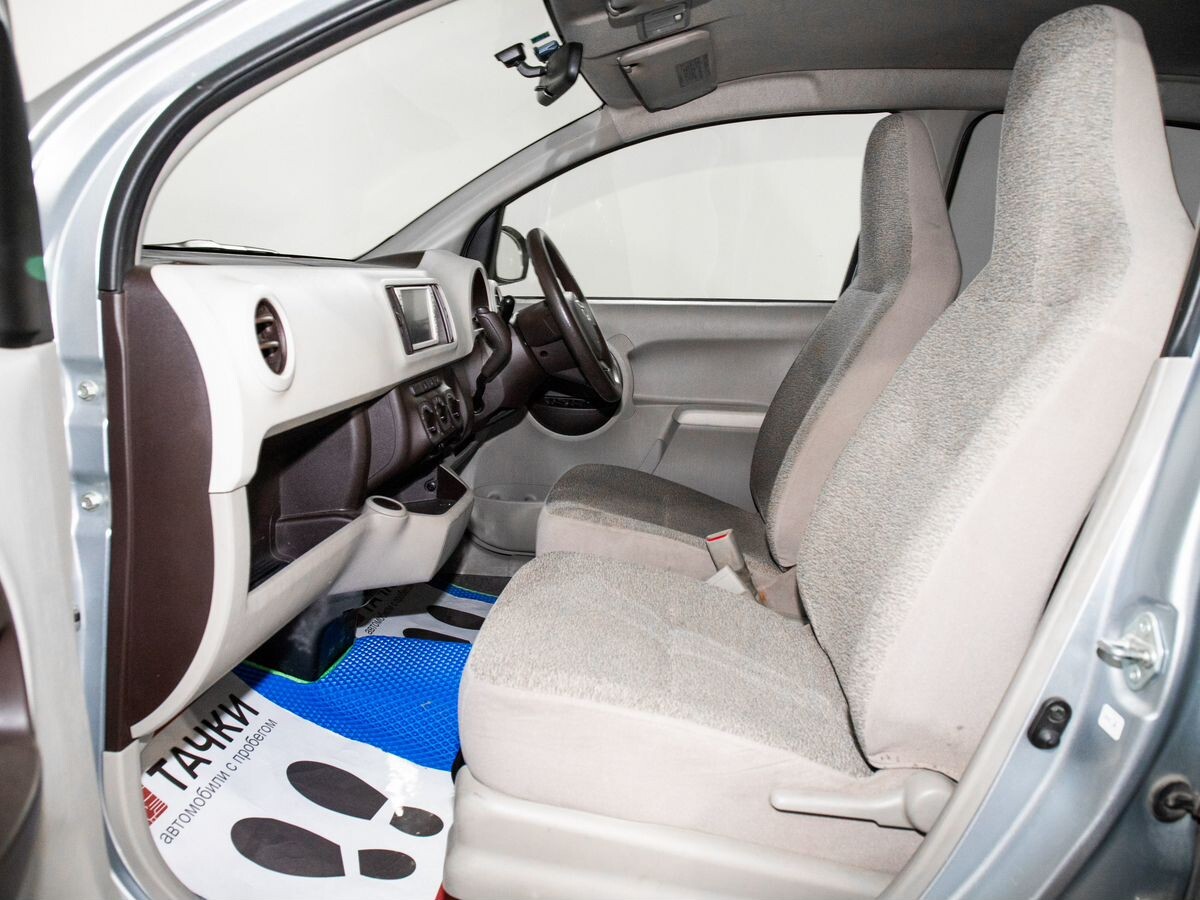 Toyota Passo 2010 - фото автомобиля