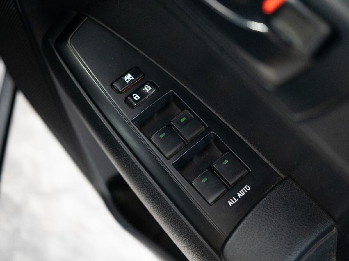 Toyota Corolla 2017 - фото автомобиля