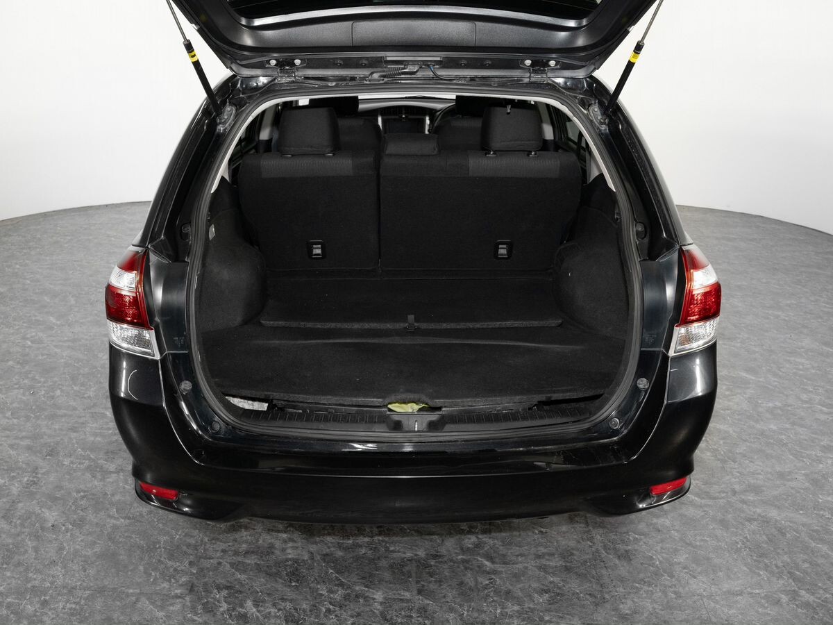 Toyota Corolla 2017 - фото автомобиля