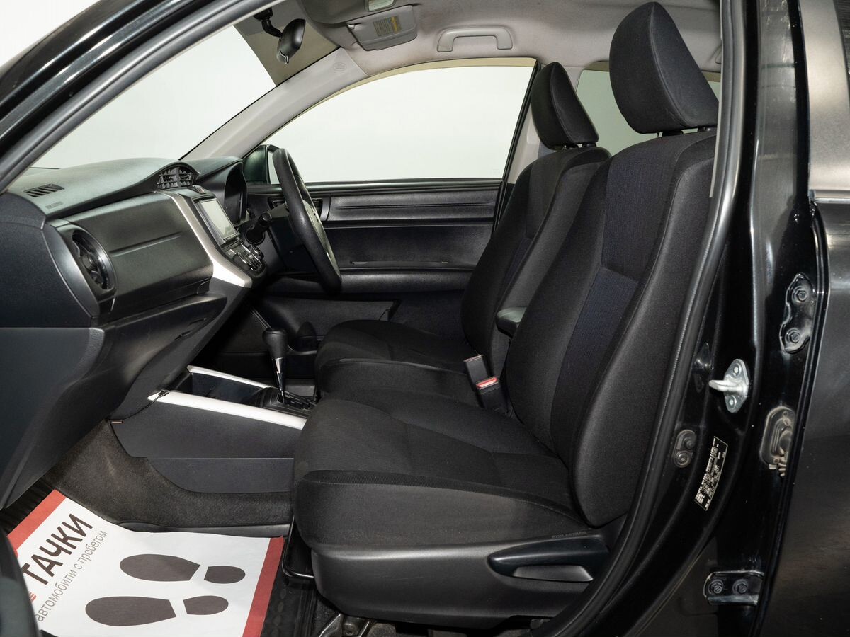 Toyota Corolla 2017 - фото автомобиля