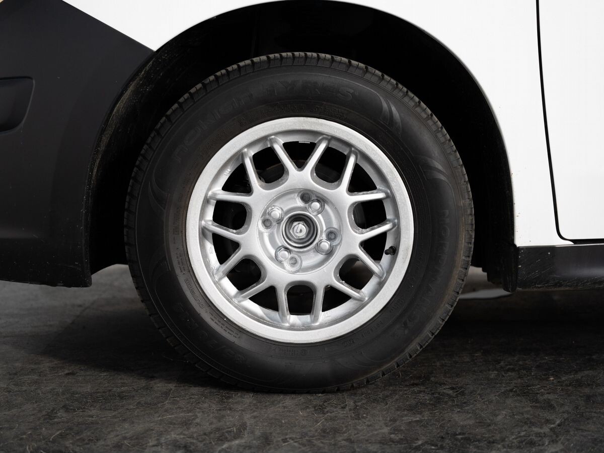 Nissan AD 2016 - фото автомобиля