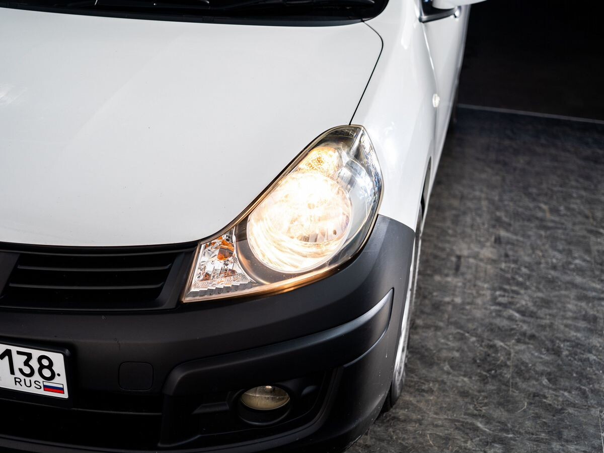 Nissan AD 2016 - фото автомобиля